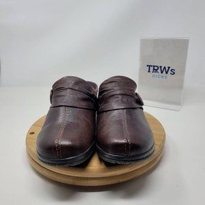 Yuu Womens Clogs Shoes Brown Leather Slip On Pleated Split Toe Button 8M